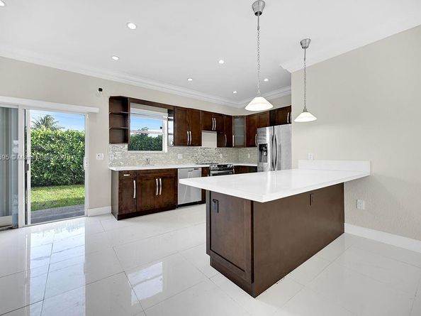 1968 NW 186th St, Miami Gardens FL 33056