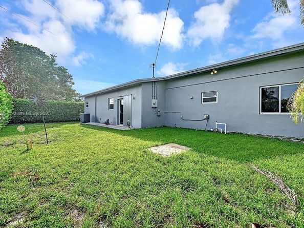 1968 NW 186th St, Miami Gardens FL 33056