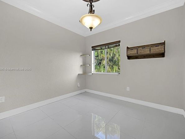 1968 NW 186th St, Miami Gardens FL 33056