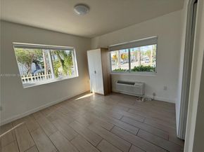 625 77th St, Miami Beach FL 33141