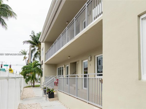 625 77th St, Miami Beach FL 33141