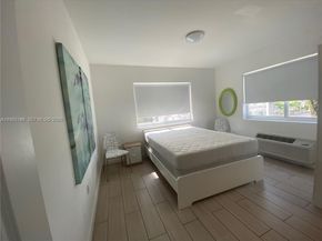 625 77th St, Miami Beach FL 33141