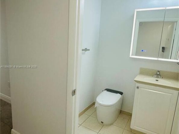 3340 NE 190th St 403, Aventura FL 33180
