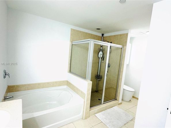 3340 NE 190th St 403, Aventura FL 33180