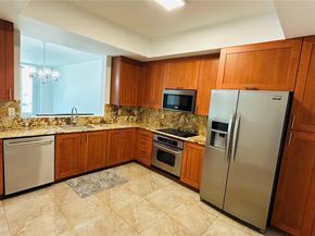 3340 NE 190th St 403, Aventura FL 33180