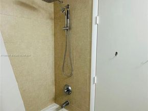 3340 NE 190th St 403, Aventura FL 33180