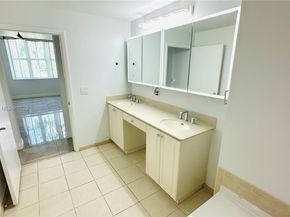 3340 NE 190th St 403, Aventura FL 33180