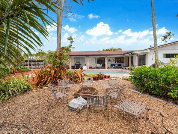 9860 SW 122nd St, Miami FL 33176