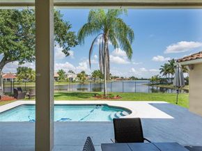 643 Lake Blvd, Weston FL 33326