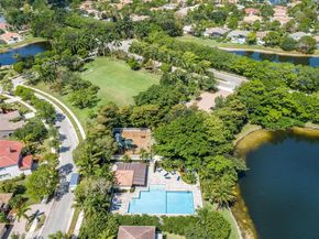643 Lake Blvd, Weston FL 33326