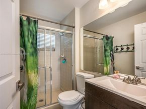 643 Lake Blvd, Weston FL 33326