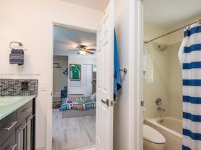 643 Lake Blvd, Weston FL 33326