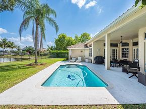 643 Lake Blvd, Weston FL 33326