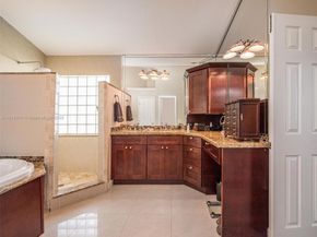 643 Lake Blvd, Weston FL 33326