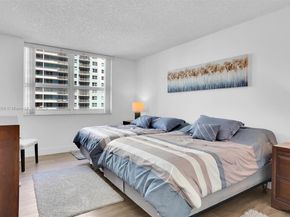 1155 Brickell Bay Dr 1702, Miami FL 33131