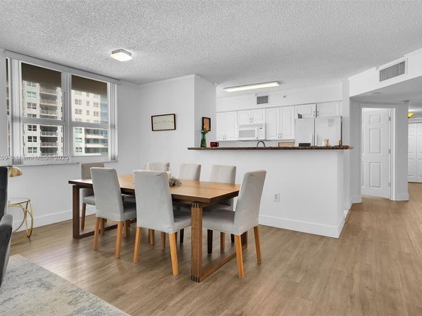 1155 Brickell Bay Dr 1702, Miami FL 33131