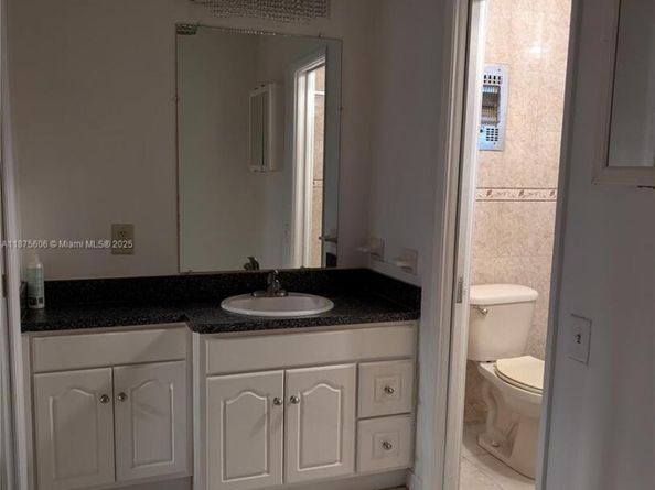 4550 NW 43rd St, Lauderdale Lakes FL 33319