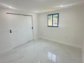 2110 NW 43rd St, Miami FL 33142