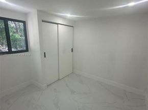 2110 NW 43rd St, Miami FL 33142