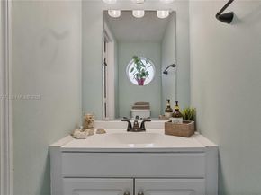 4713 N Pine Island Rd, Sunrise FL 33351