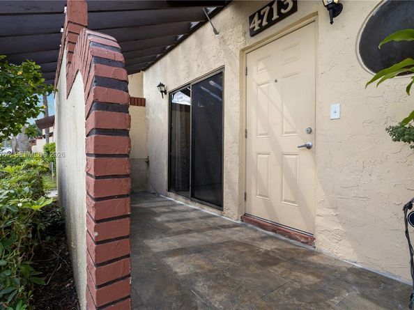 4713 N Pine Island Rd, Sunrise FL 33351