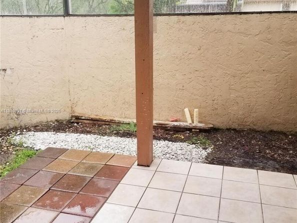 17298 NW 60th Ct, Hialeah FL 33015