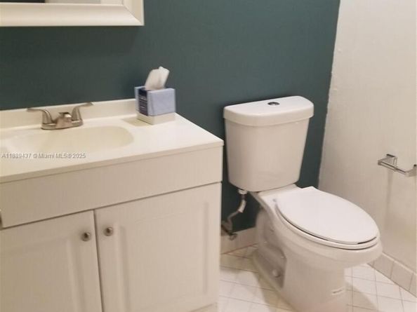 17298 NW 60th Ct, Hialeah FL 33015