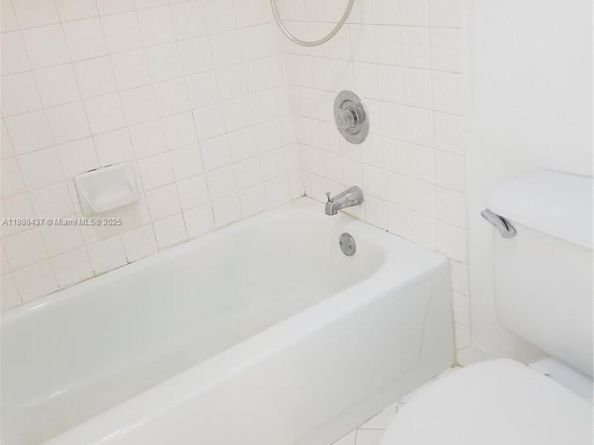17298 NW 60th Ct, Hialeah FL 33015