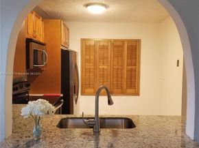 17298 NW 60th Ct, Hialeah FL 33015