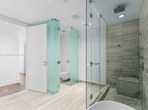 3250 NE 188th St 203, Aventura FL 33180