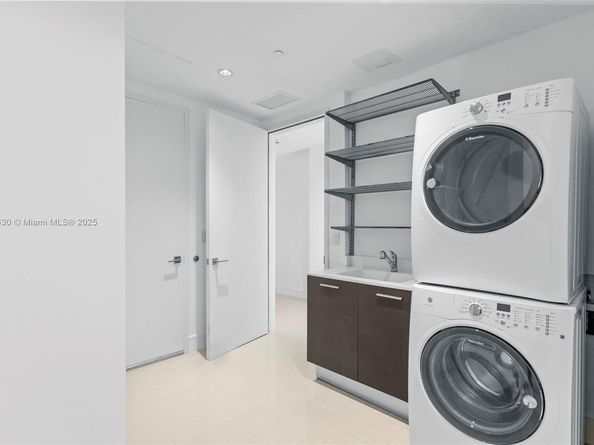 3250 NE 188th St 203, Aventura FL 33180