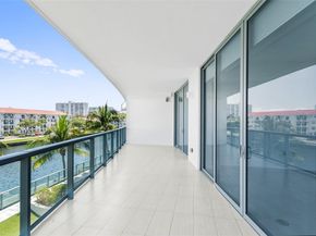 3250 NE 188th St 203, Aventura FL 33180