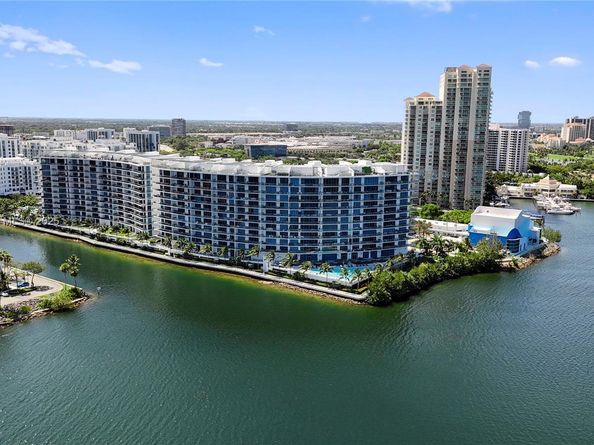 3250 NE 188th St 203, Aventura FL 33180