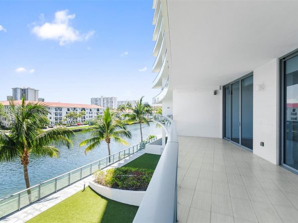 3250 NE 188th St 203, Aventura FL 33180