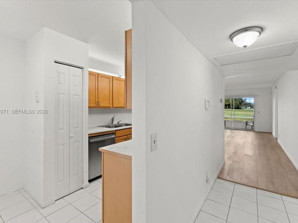 12701 SW 13th St 113F, Pembroke Pines FL 33027