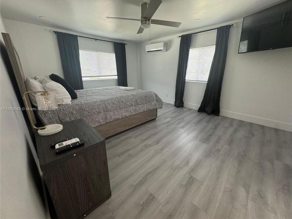 1904 SW 28th St, Fort Lauderdale FL 33315