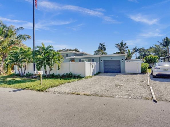 1906 SW 28th St, Fort Lauderdale FL 33315
