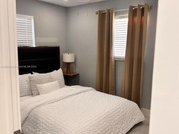 1904 SW 28th St, Fort Lauderdale FL 33315