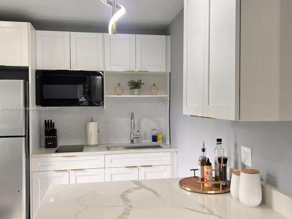 1904 SW 28th St, Fort Lauderdale FL 33315