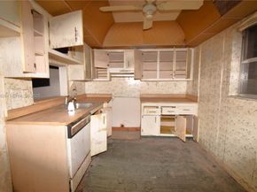 2840 Somerset Dr 110M, Lauderdale Lakes FL 33311