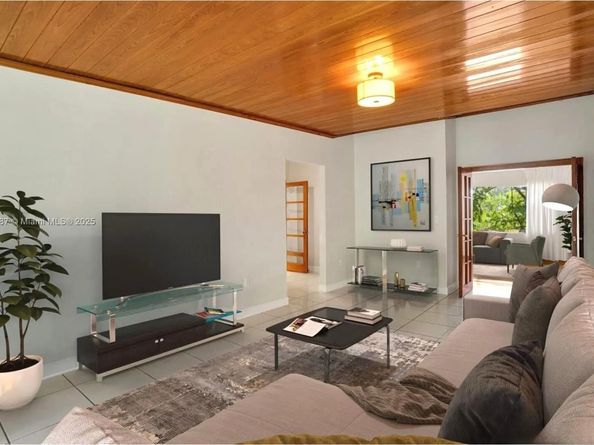 118 E 3rd Ct, Miami Beach FL 33139
