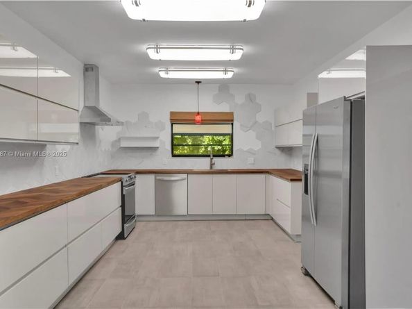 118 E 3rd Ct, Miami Beach FL 33139