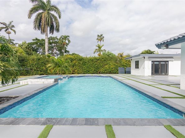 3850 SW 130th Ave, Miami FL 33175