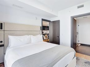 398 NE 5th St 1910, Miami FL 33132