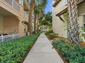 4126 Cascada Cir, Cooper City FL 33024