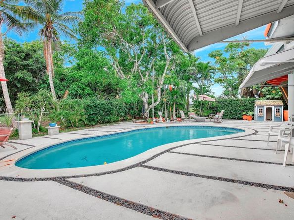 6285 Pine Ter, Plantation FL 33317