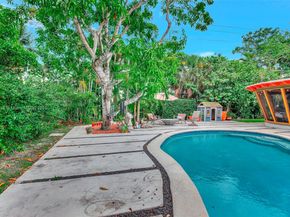 6285 Pine Ter, Plantation FL 33317