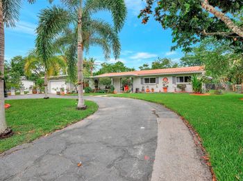 6285 Pine Ter