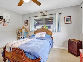 6285 Pine Ter, Plantation FL 33317