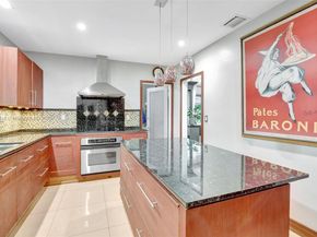 6285 Pine Ter, Plantation FL 33317